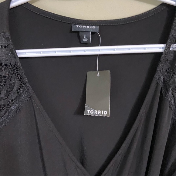 🆕 Torrid BLACK STUDIO KNIT LACE INSERT WRAP TOP - Picture 5 of 6